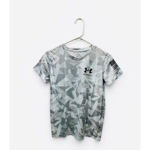 Under Armour Women's XS Gray Camo USA Flag Freedom Graphic T-Shirt